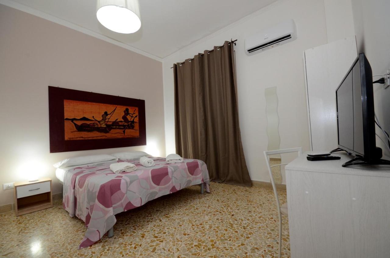 パレルモ La Casa Del Moro - Al Politeama Bed & Breakfast エクステリア 写真
