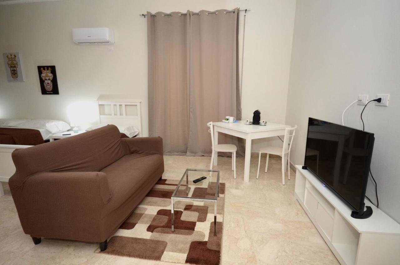 パレルモ La Casa Del Moro - Al Politeama Bed & Breakfast エクステリア 写真