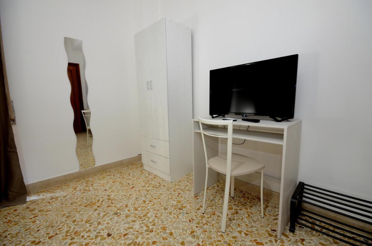 パレルモ La Casa Del Moro - Al Politeama Bed & Breakfast エクステリア 写真
