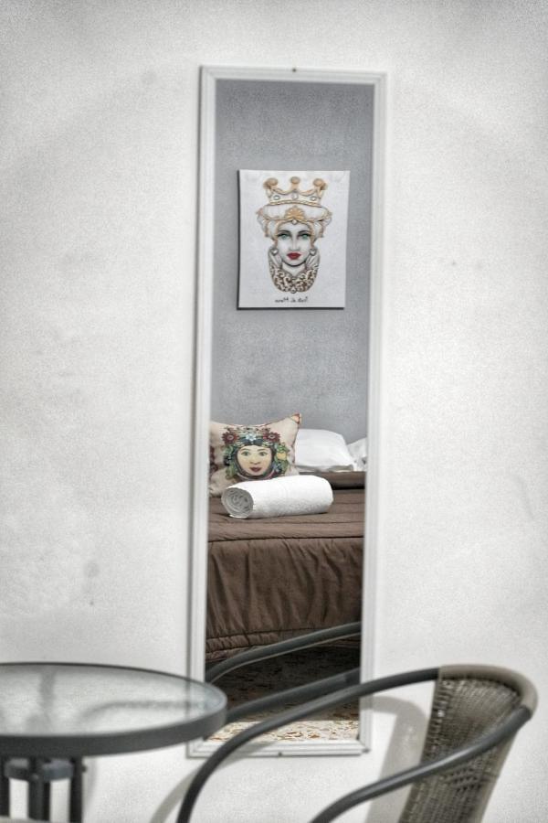 パレルモ La Casa Del Moro - Al Politeama Bed & Breakfast エクステリア 写真