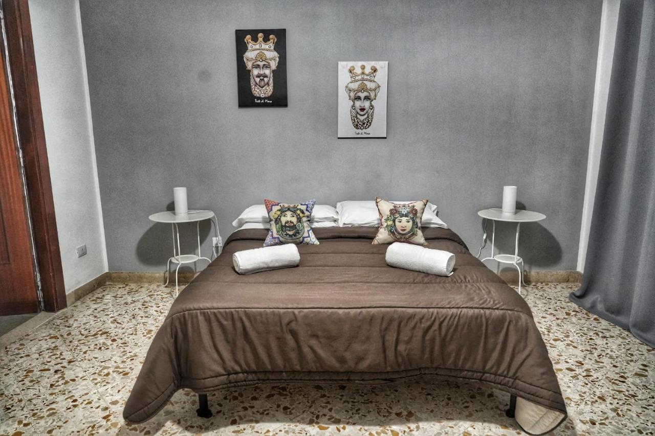 パレルモ La Casa Del Moro - Al Politeama Bed & Breakfast エクステリア 写真