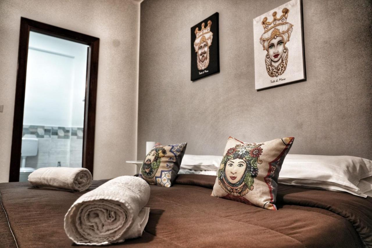 パレルモ La Casa Del Moro - Al Politeama Bed & Breakfast エクステリア 写真