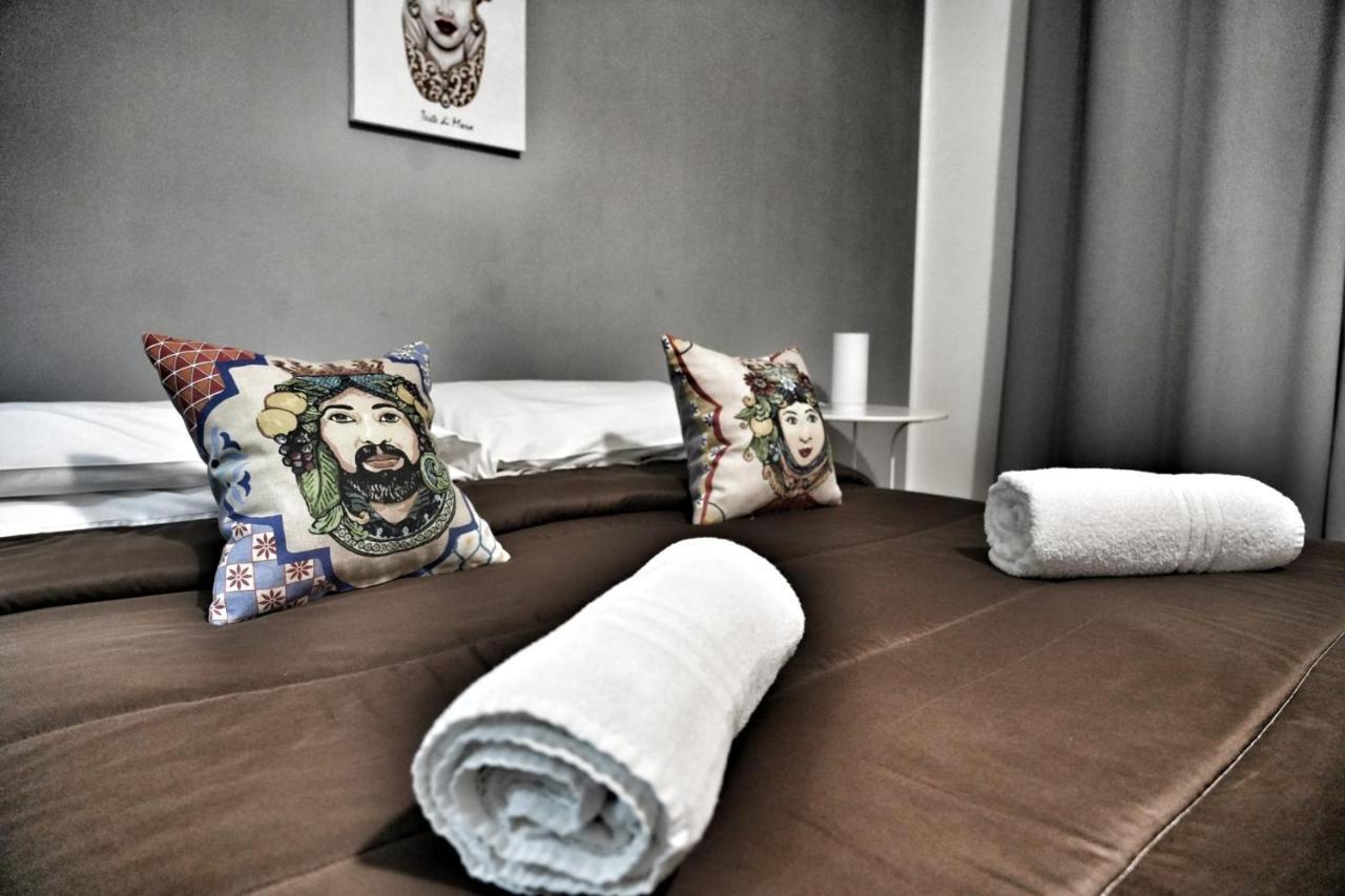 パレルモ La Casa Del Moro - Al Politeama Bed & Breakfast エクステリア 写真